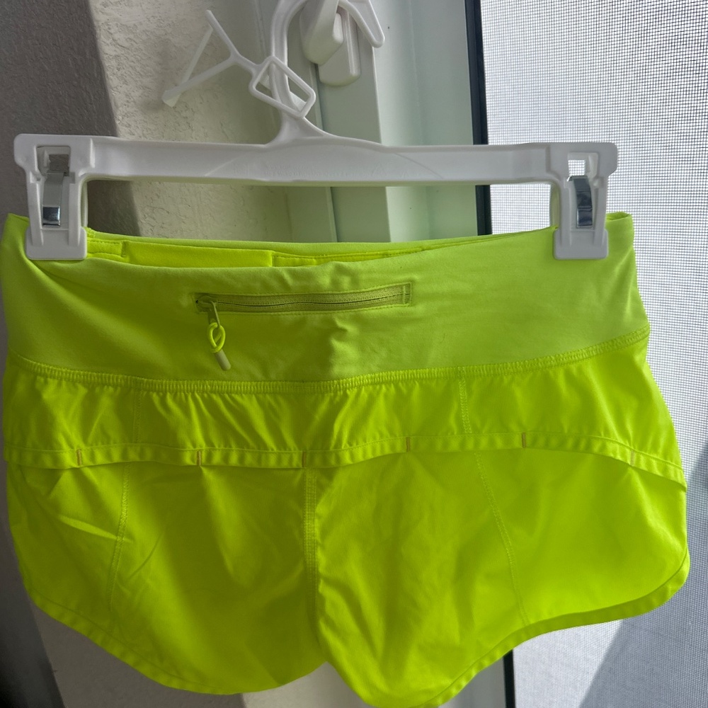 Lululemon Speed Shorts Size 2 - Picture 2 of 2